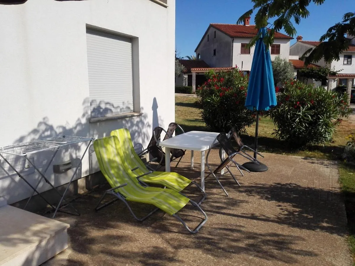 Apartment Stinjan Kascuni Πούλα Κροατία